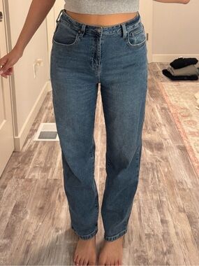 BCBG Mid Wash Straight Leg Jeans SZ 29